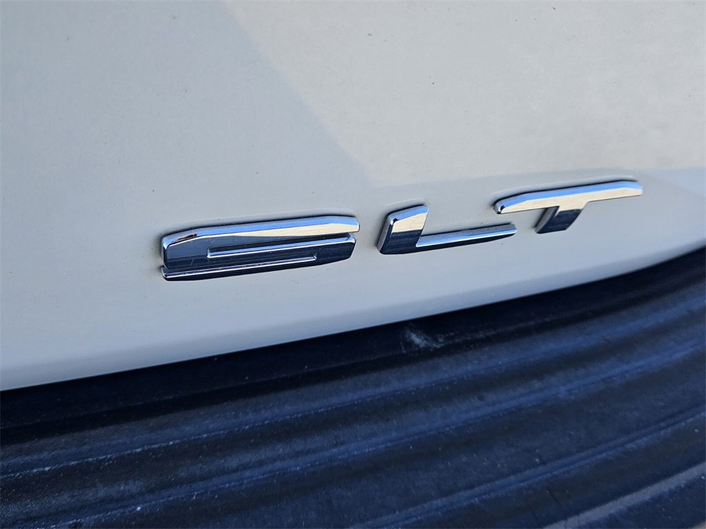 Used 2022 GMC Yukon SLT w/ SLT Premium Package image 11