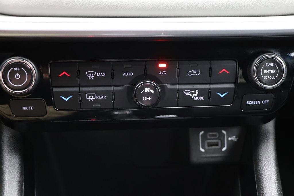 Used 2025 Jeep Compass Limited AWD/4WD image 22