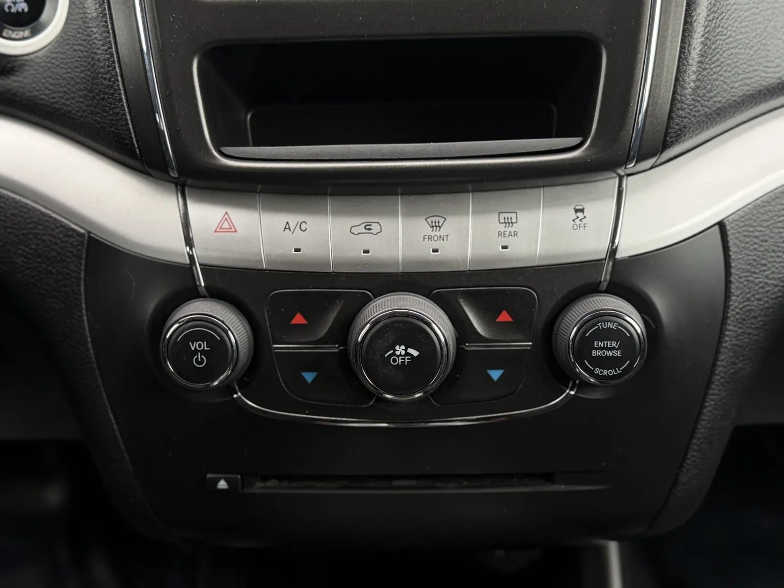Used 2016 Dodge Journey SE w/ Popular Equipment Group image 28