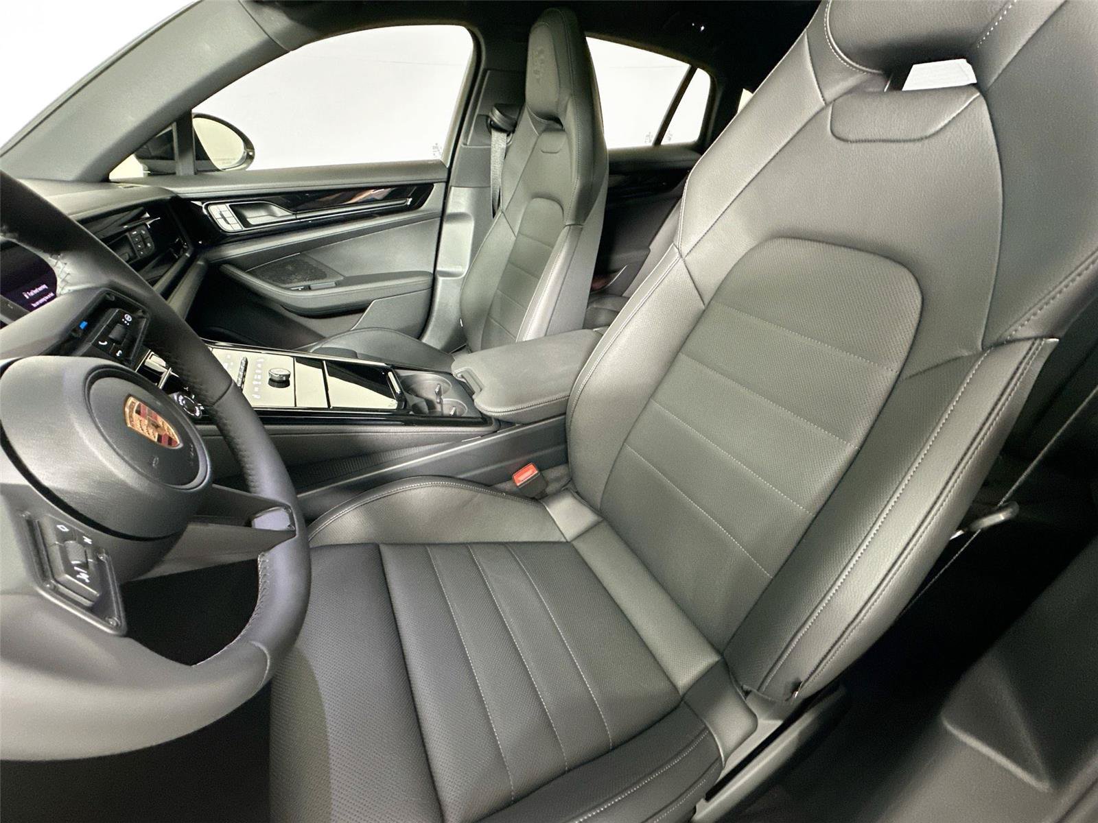 Certified 2026 Porsche Panamera 4 AWD/4WD image 5