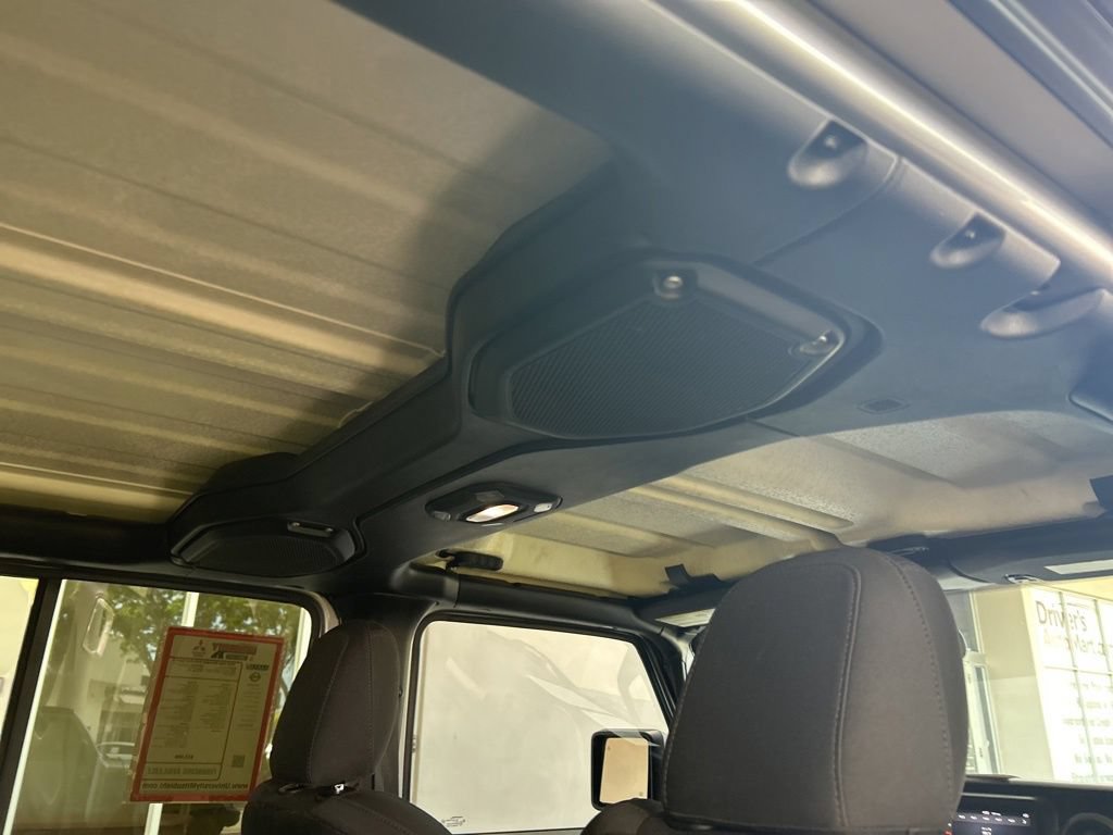 Used 2018 Jeep Wrangler Unlimited Sport S AWD/4WD image 29