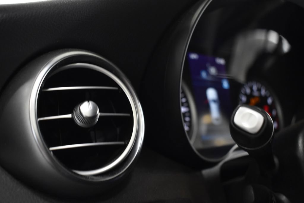 Used 2022 Mercedes-Benz GLC 300 4MATIC Coupe image 27