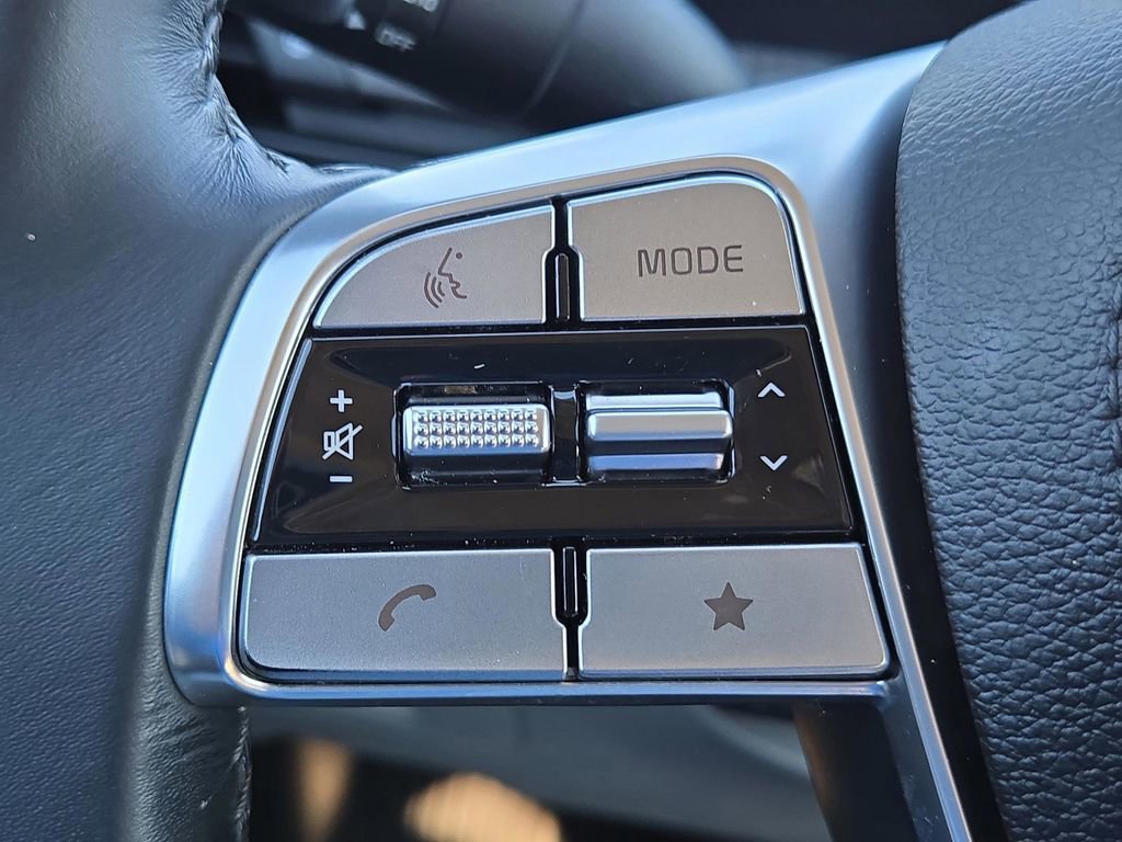 Used 2023 Kia Telluride EX w/ EX Captain's Chair Package image 32