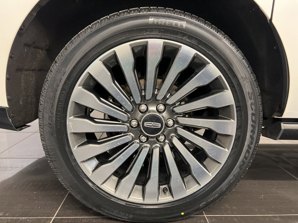 Used 2019 Lincoln Navigator L Reserve image 7