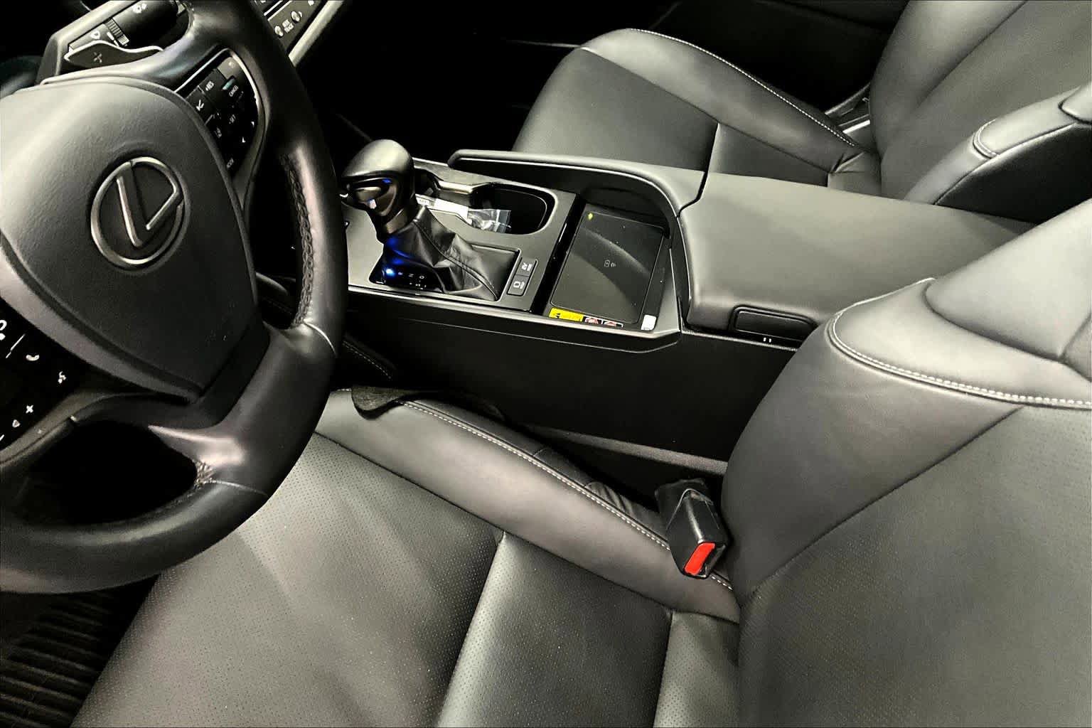 Used 2025 Lexus ES 300h w/ Premium Package FWD image 17