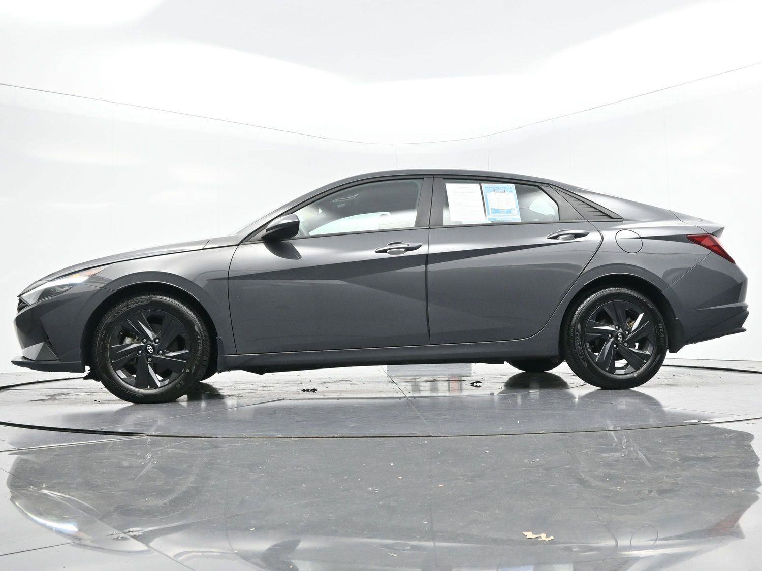 Used 2023 Hyundai Elantra SEL image 43