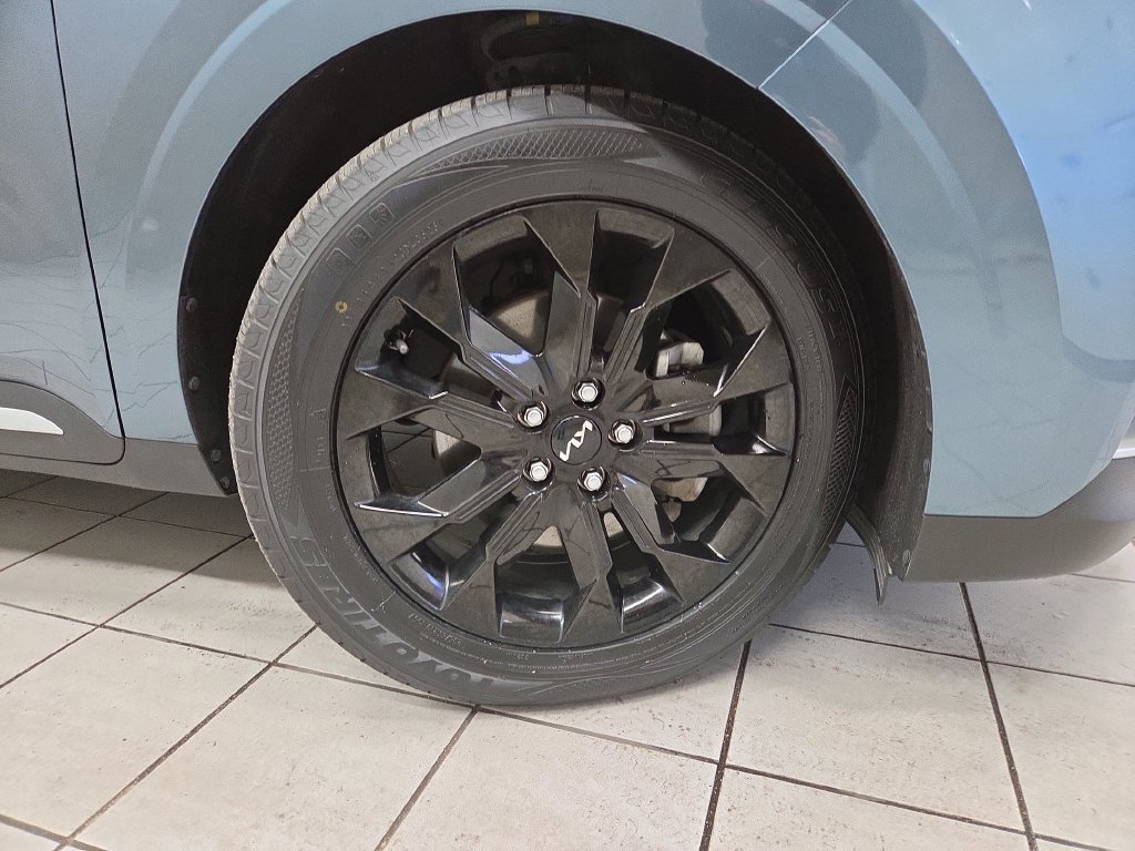Used 2022 Kia Carnival SX FWD image 8