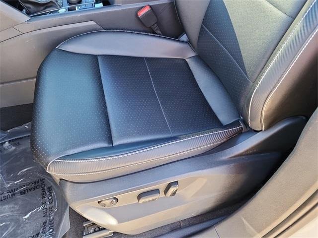 Used 2023 Volkswagen Atlas Cross Sport SE image 15