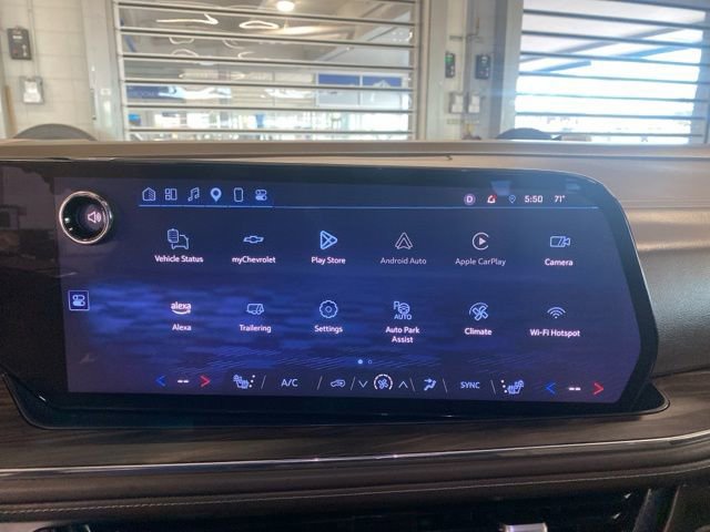 Certified 2025 Chevrolet Suburban LT w/ Comfort Package AWD/4WD image 18