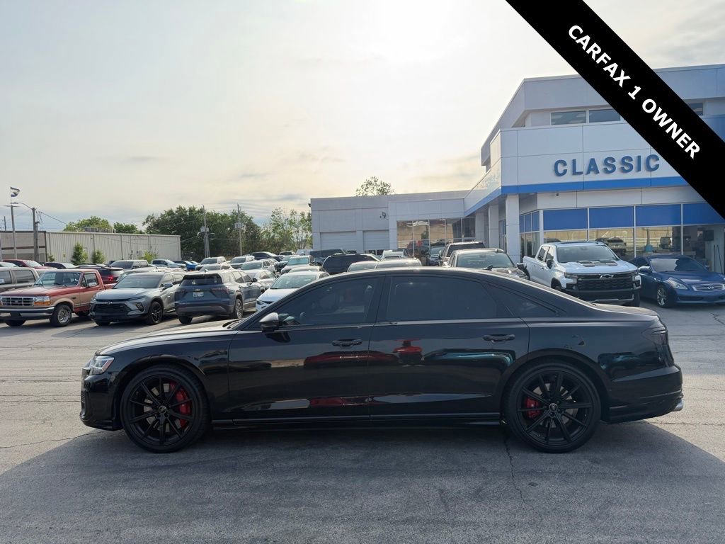 Used 2023 Audi S8 AWD/4WD image 4