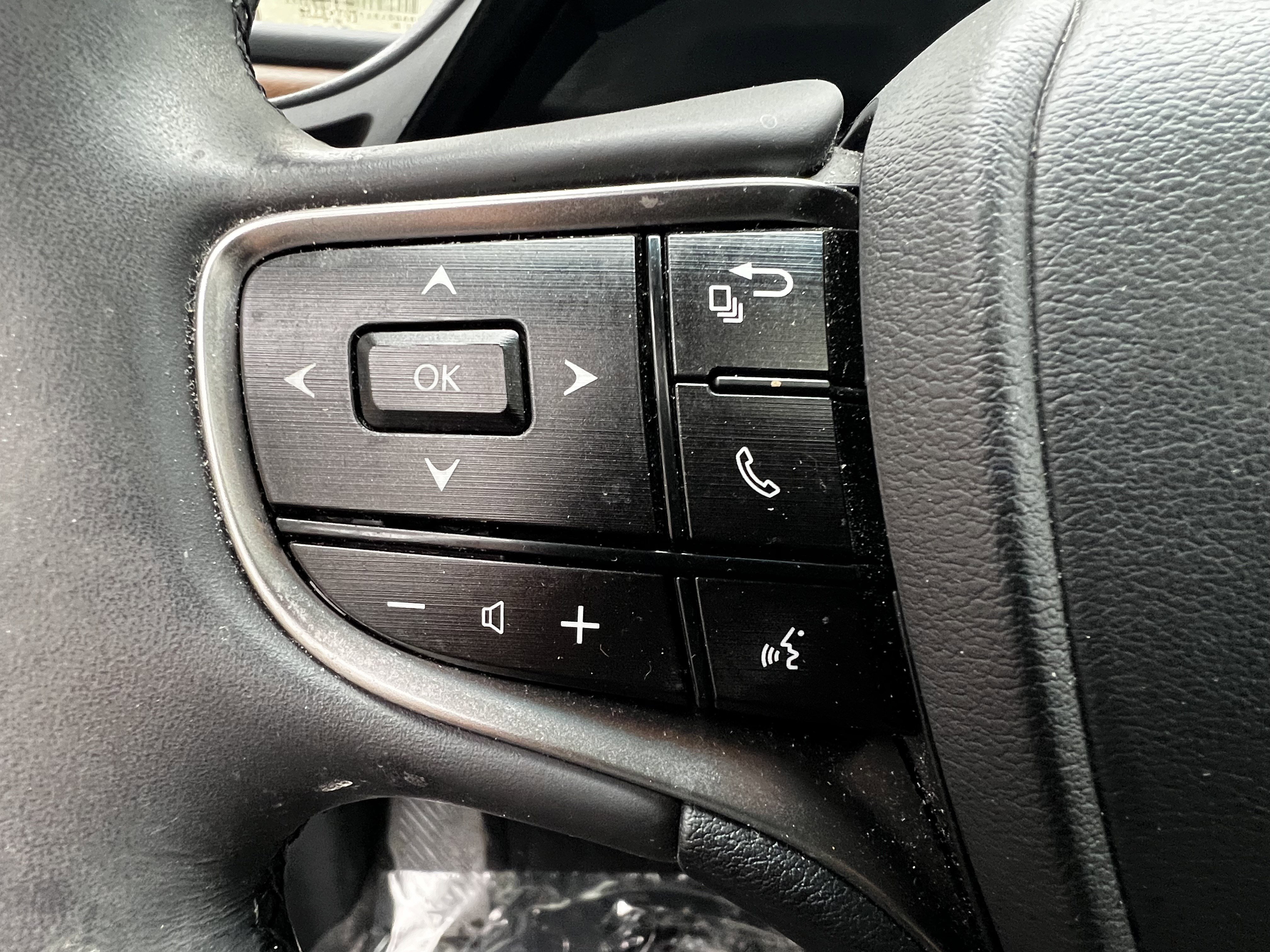 Certified 2023 Lexus ES 350 w/ Premium Package image 18