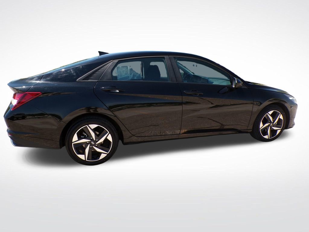 Certified 2023 Hyundai Elantra SEL w/ Convenience Package FWD image 8