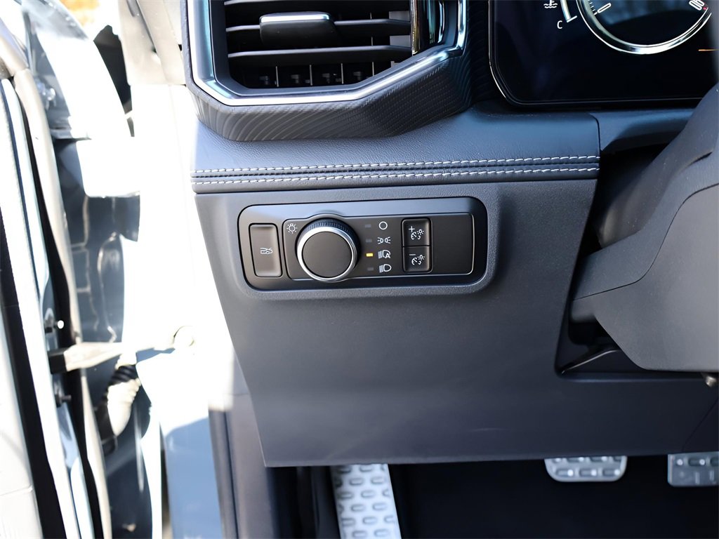 Used 2024 Ford Mustang GT Premium image 35