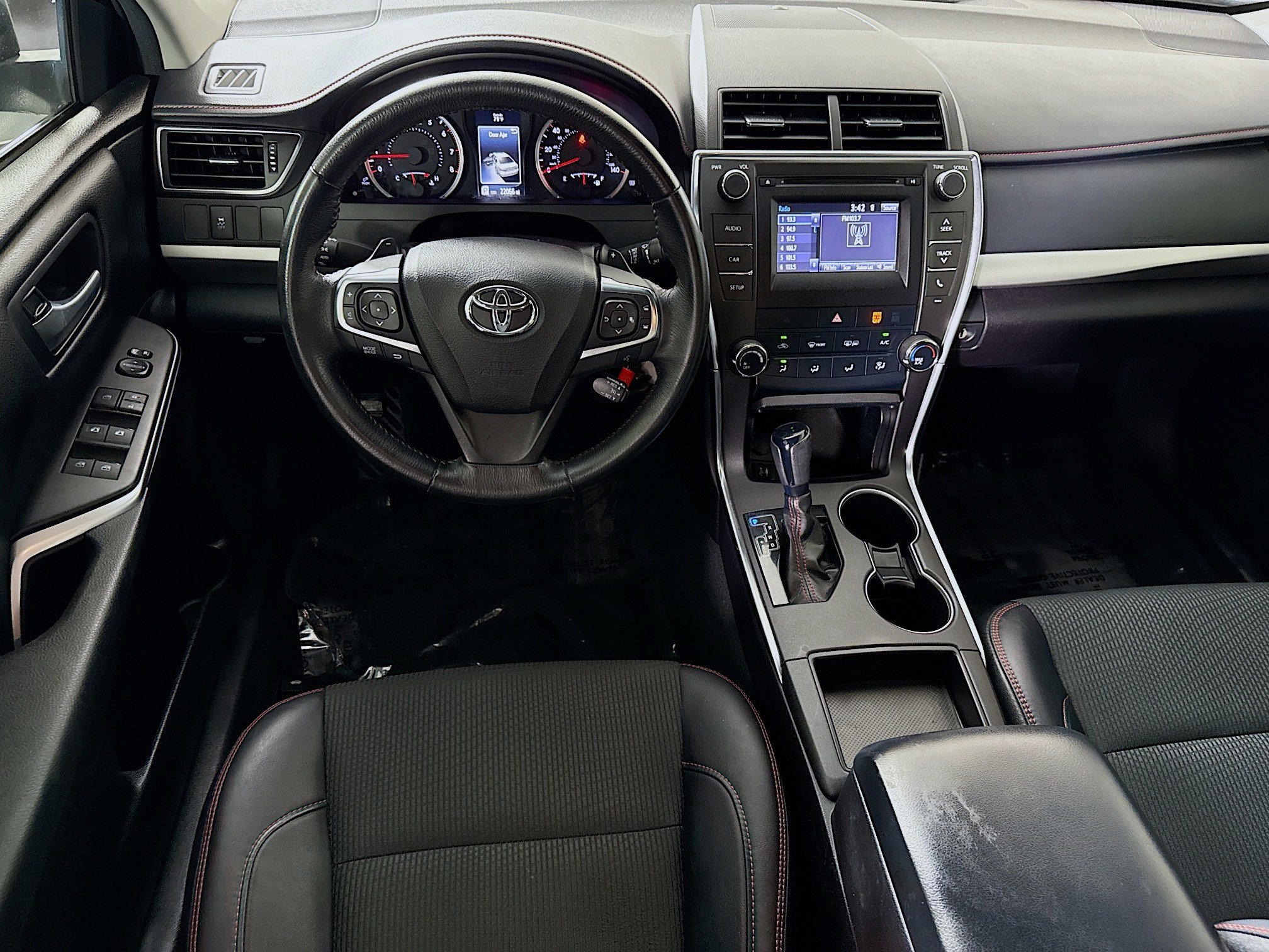 Used 2017 Toyota Camry SE FWD image 17