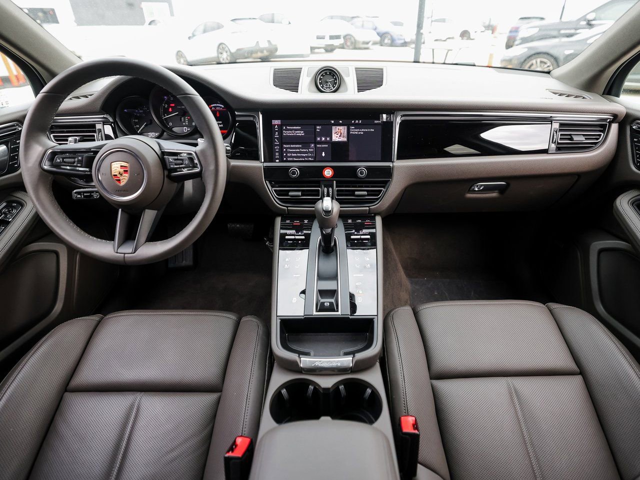 Certified 2025 Porsche Macan image 26