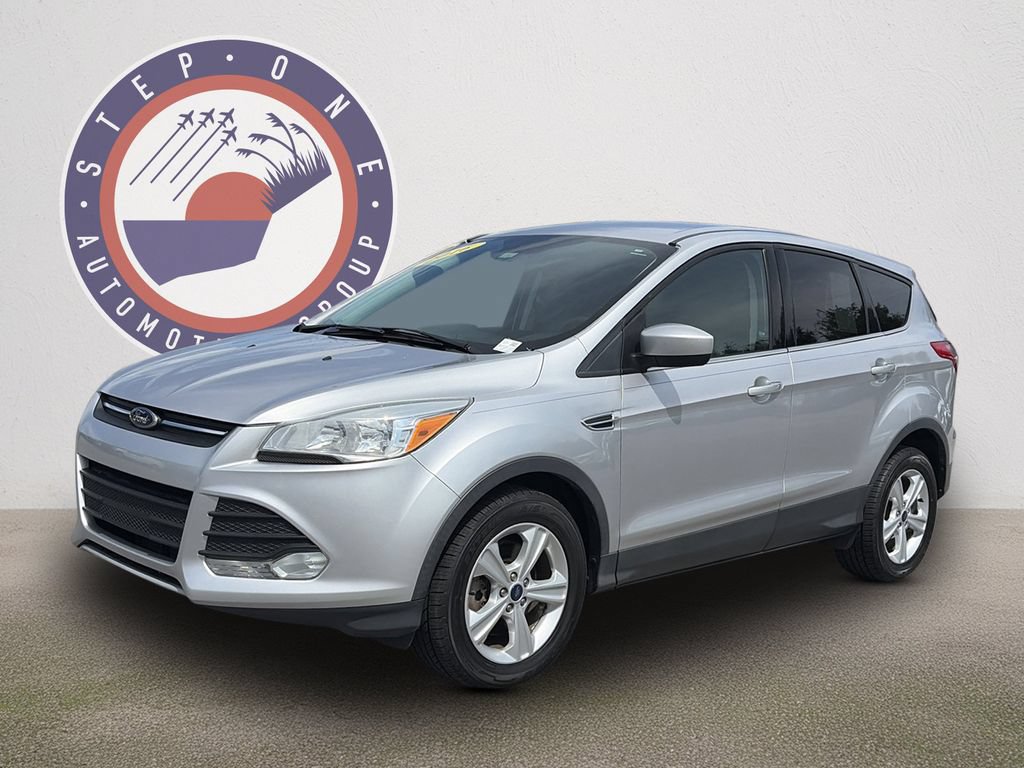 Used 2016 Ford Escape SE FWD image 2