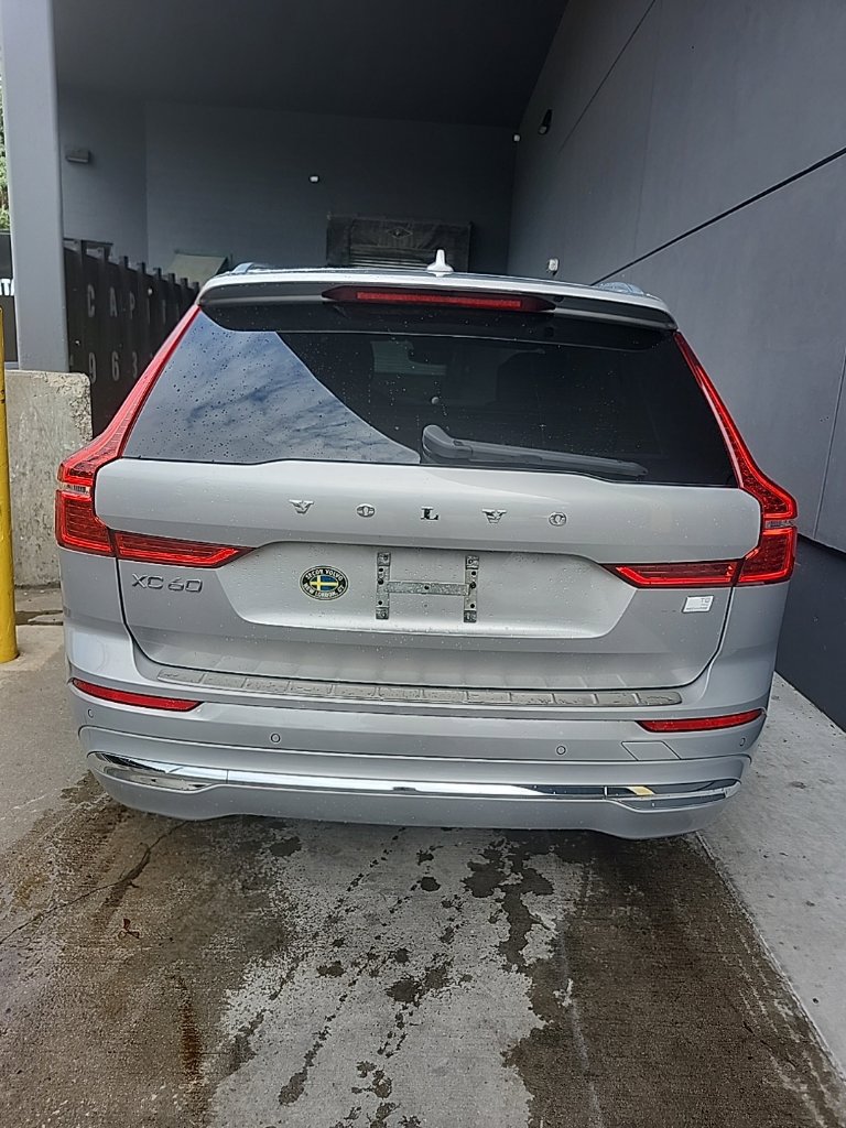 Used 2022 Volvo XC60 T8 Inscription w/ Advanced Package AWD/4WD image 4