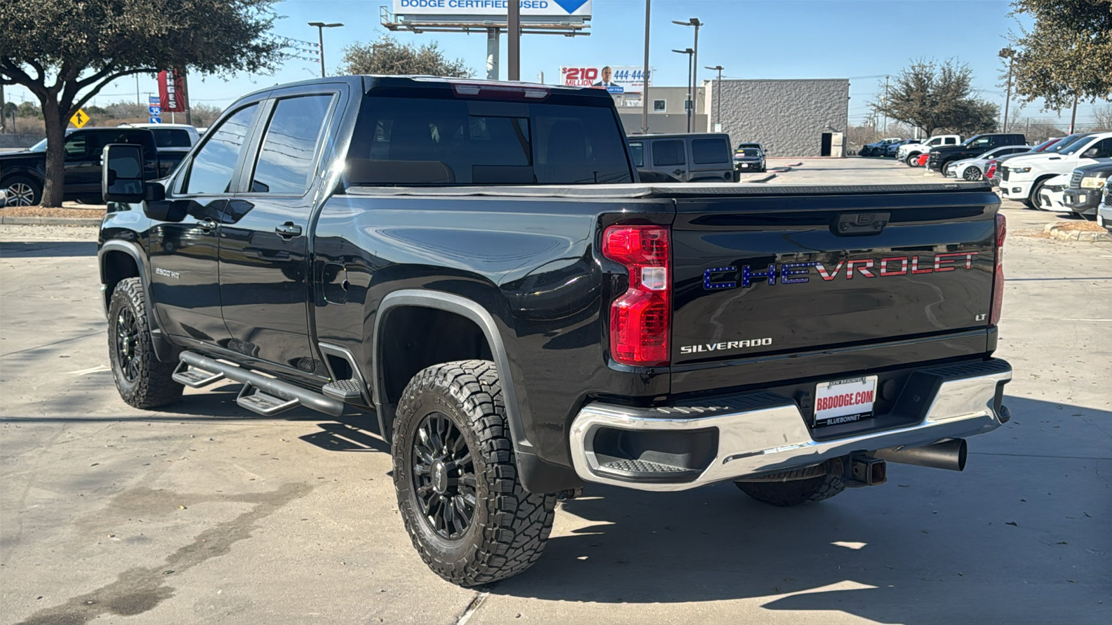 Used 2023 Chevrolet Silverado 2500 LT w/ Convenience Package image 7