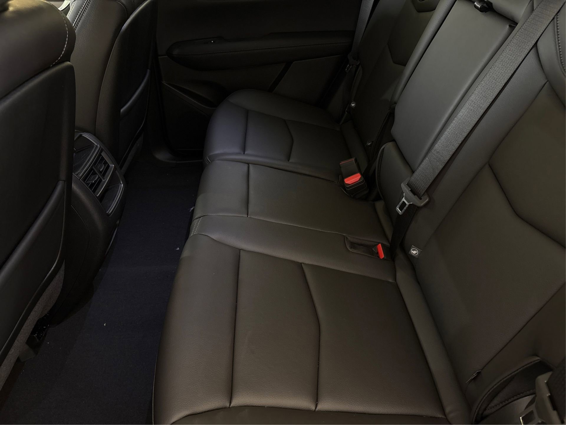 New 2025 Cadillac XT5 Luxury image 10