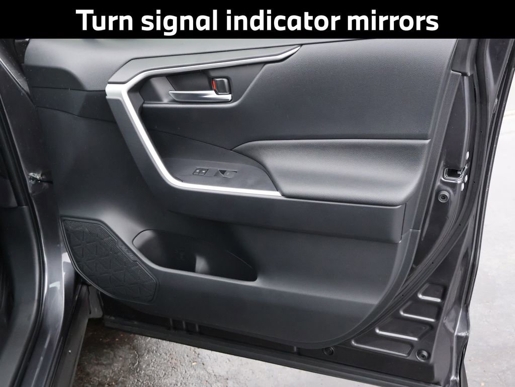 Used 2025 Toyota RAV4 XLE image 11