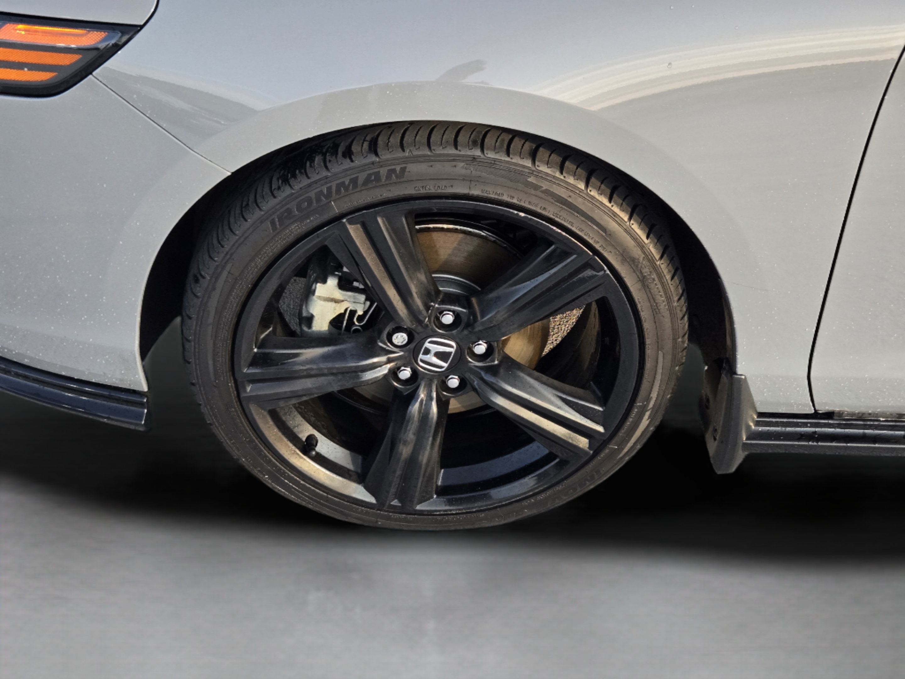 Used 2023 Honda Accord Sport image 9