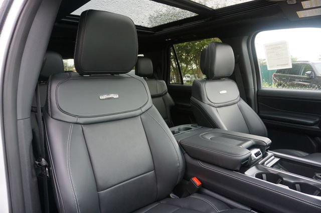 New 2027 Ford Expedition Platinum w/ Stealth Performance Package AWD/4WD image 2