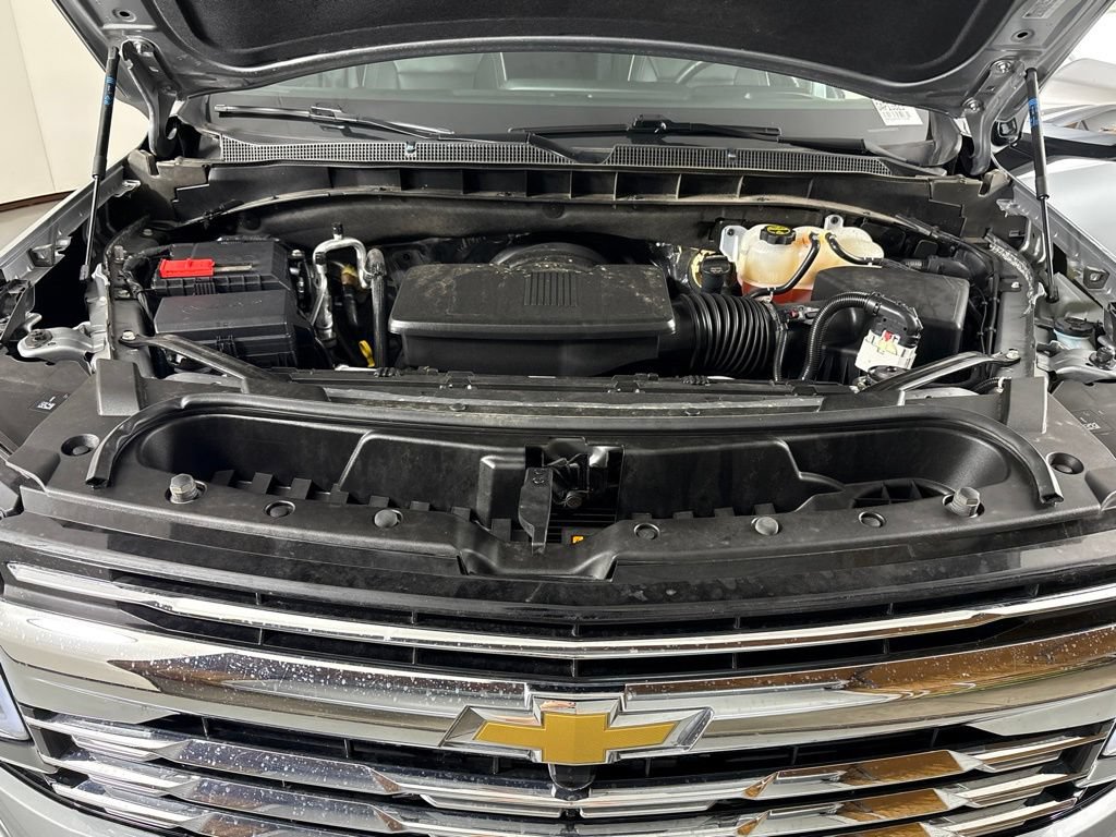 Certified 2025 Chevrolet Suburban Premier RWD image 52
