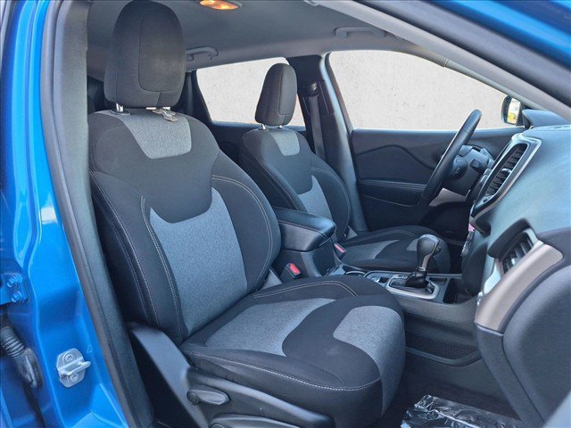 Used 2018 Jeep Cherokee Latitude w/ Altitude Package FWD image 19