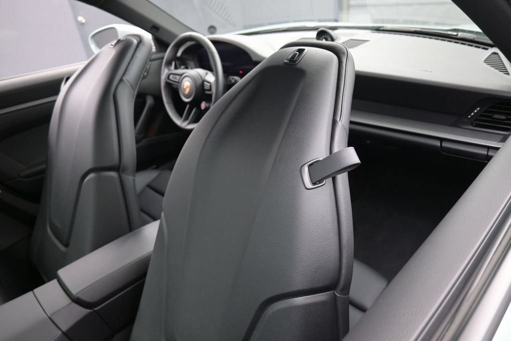 Certified 2025 Porsche 911 Carrera RWD image 24