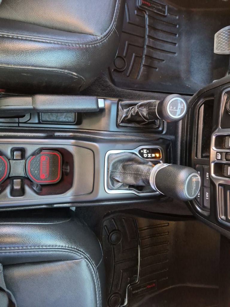 Used 2021 Jeep Gladiator Willys image 39