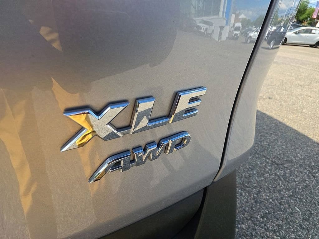 Used 2022 Toyota RAV4 XLE w/ Convenience Package AWD/4WD image 38