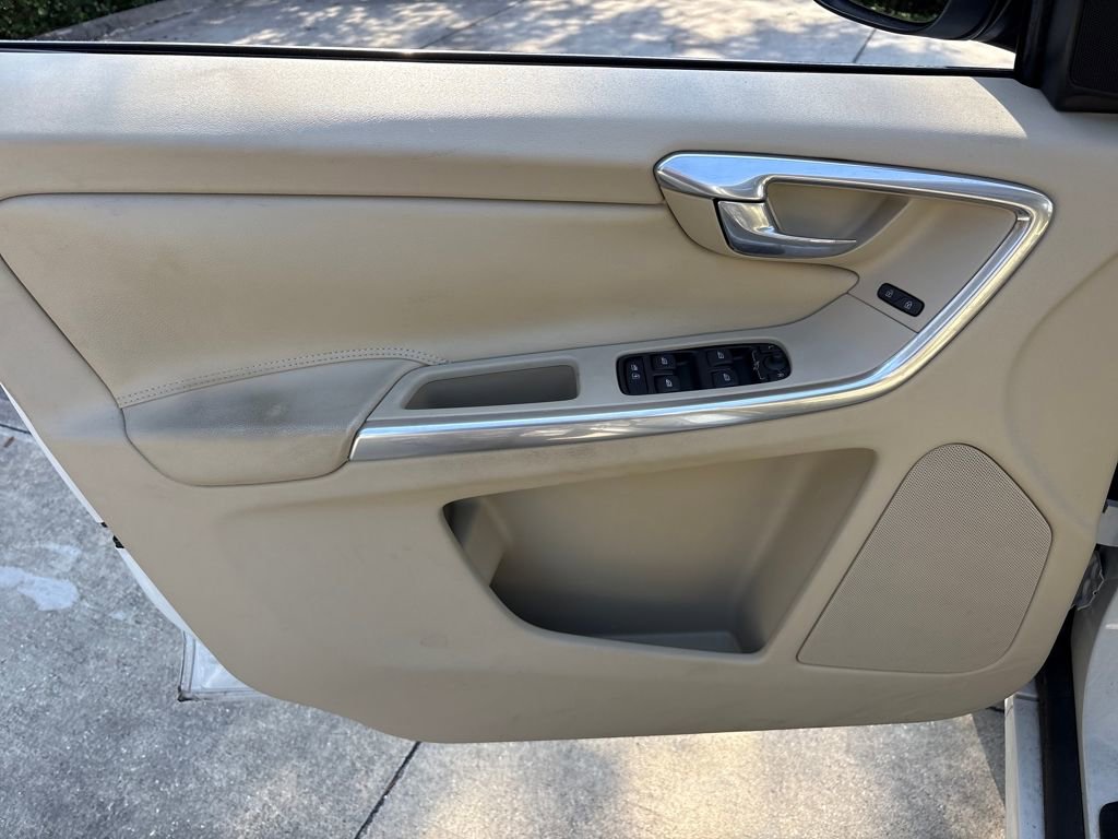 Used 2015 Volvo XC60 T5 Platinum image 15