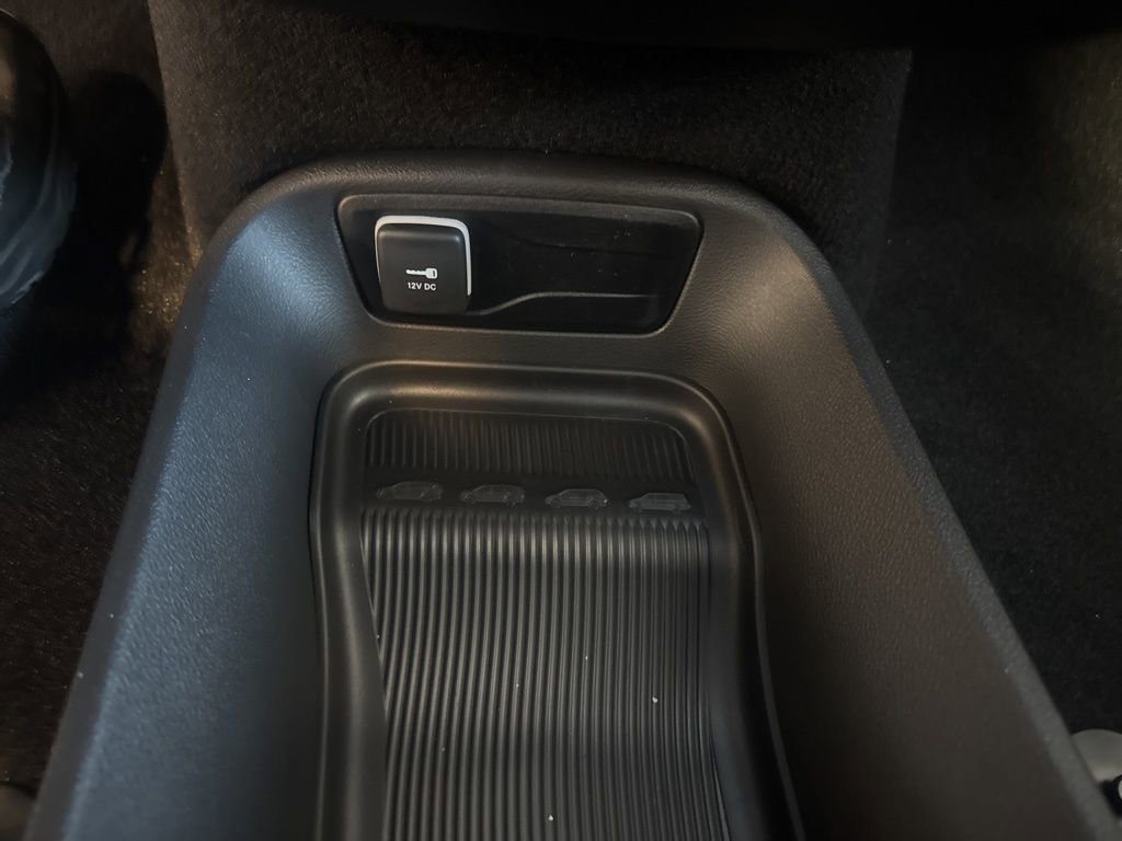 New 2026 Chrysler Voyager LX image 24