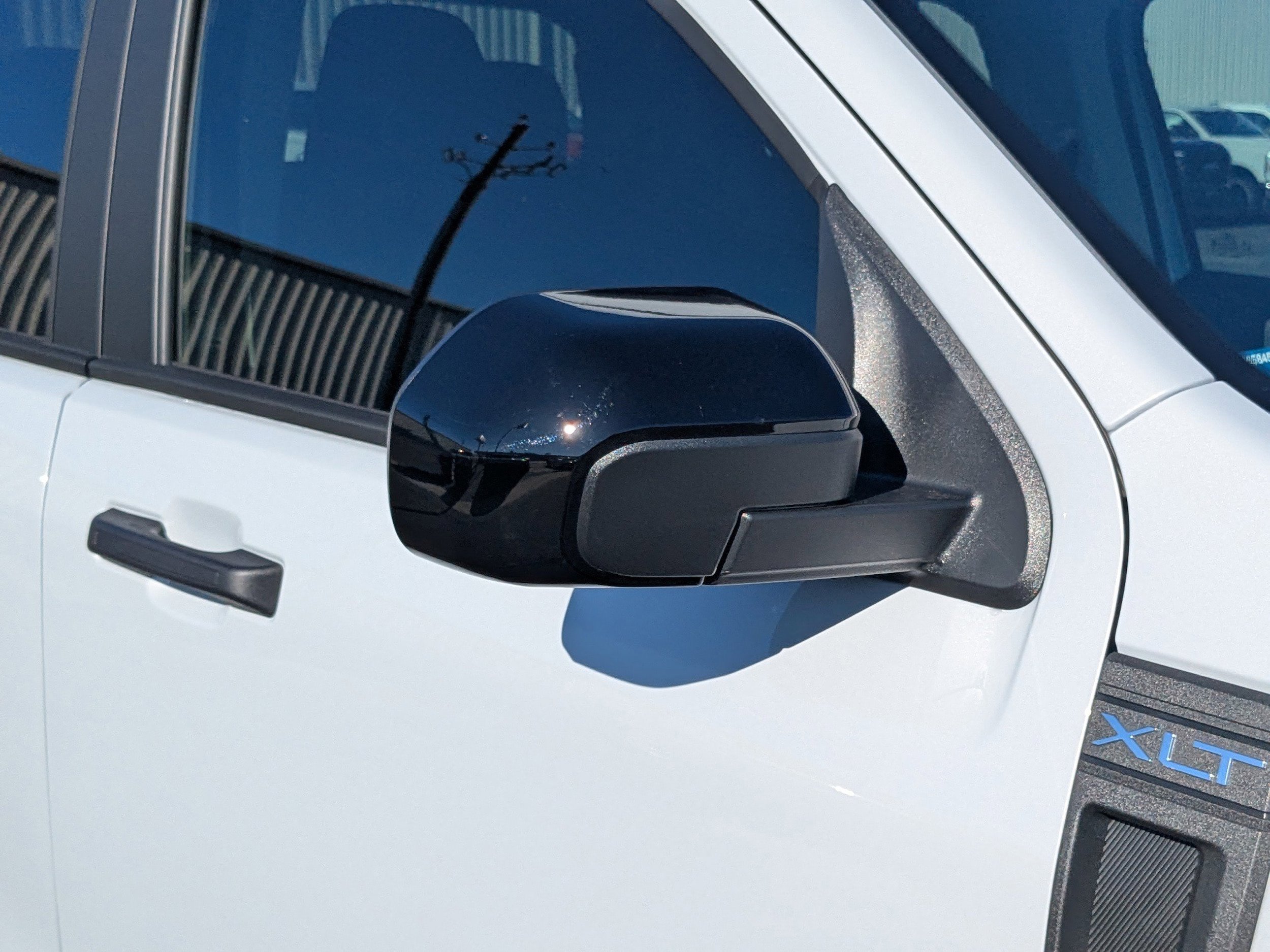 New 2025 Ford Maverick XLT w/ XLT Luxury Package FWD image 11
