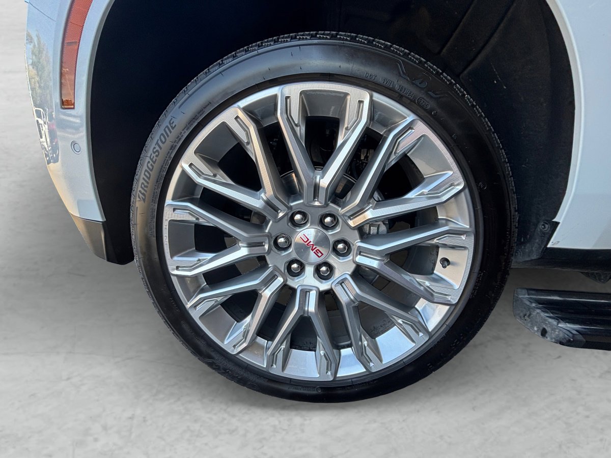 Used 2026 GMC Yukon XL Denali w/ Denali Reserve Package image 28