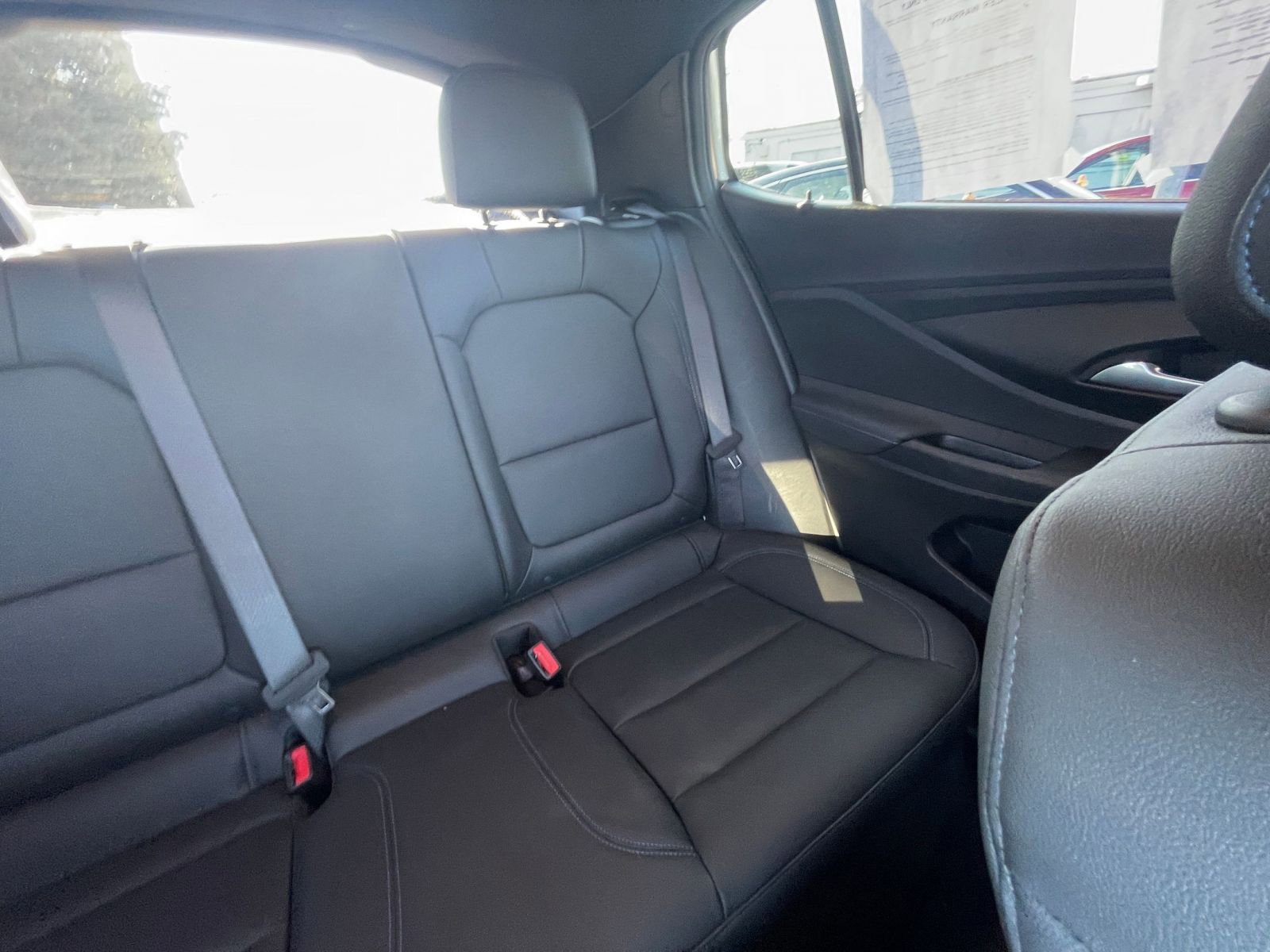 Used 2025 Buick Envista Sport Touring image 36