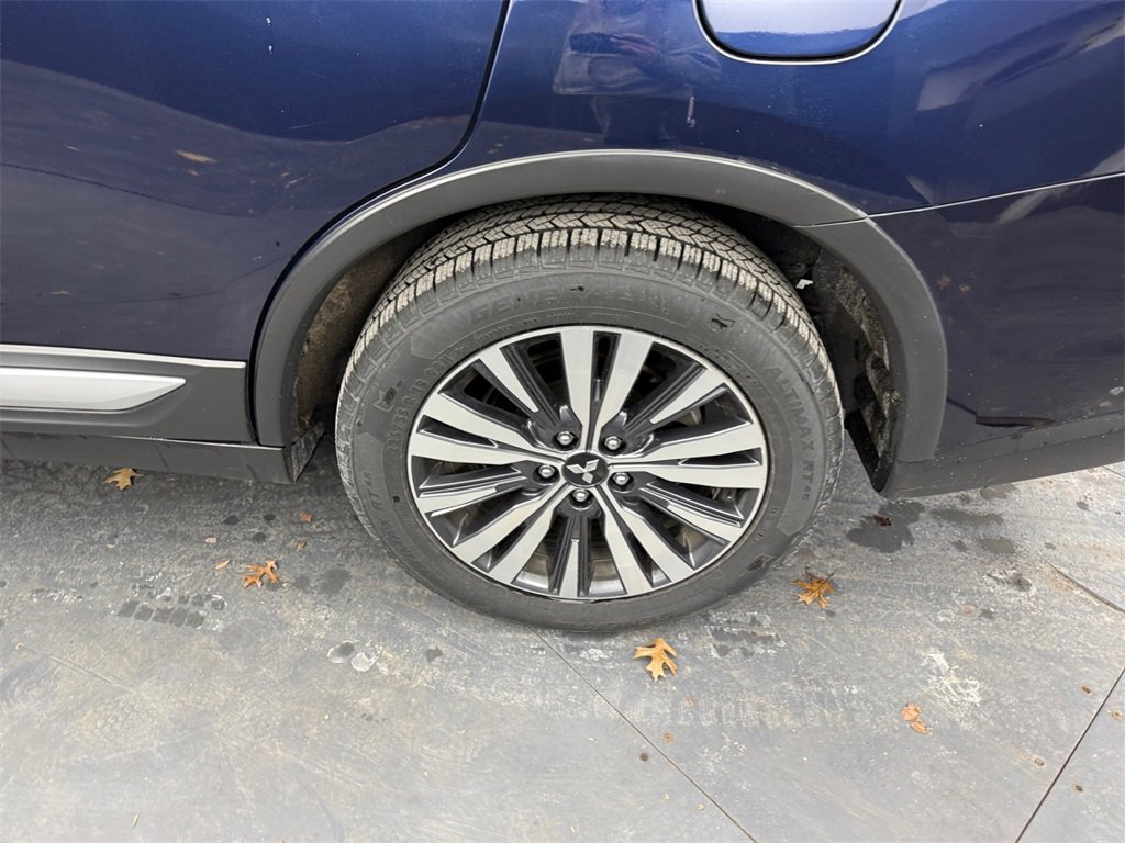 Used 2020 Mitsubishi Outlander SE image 35