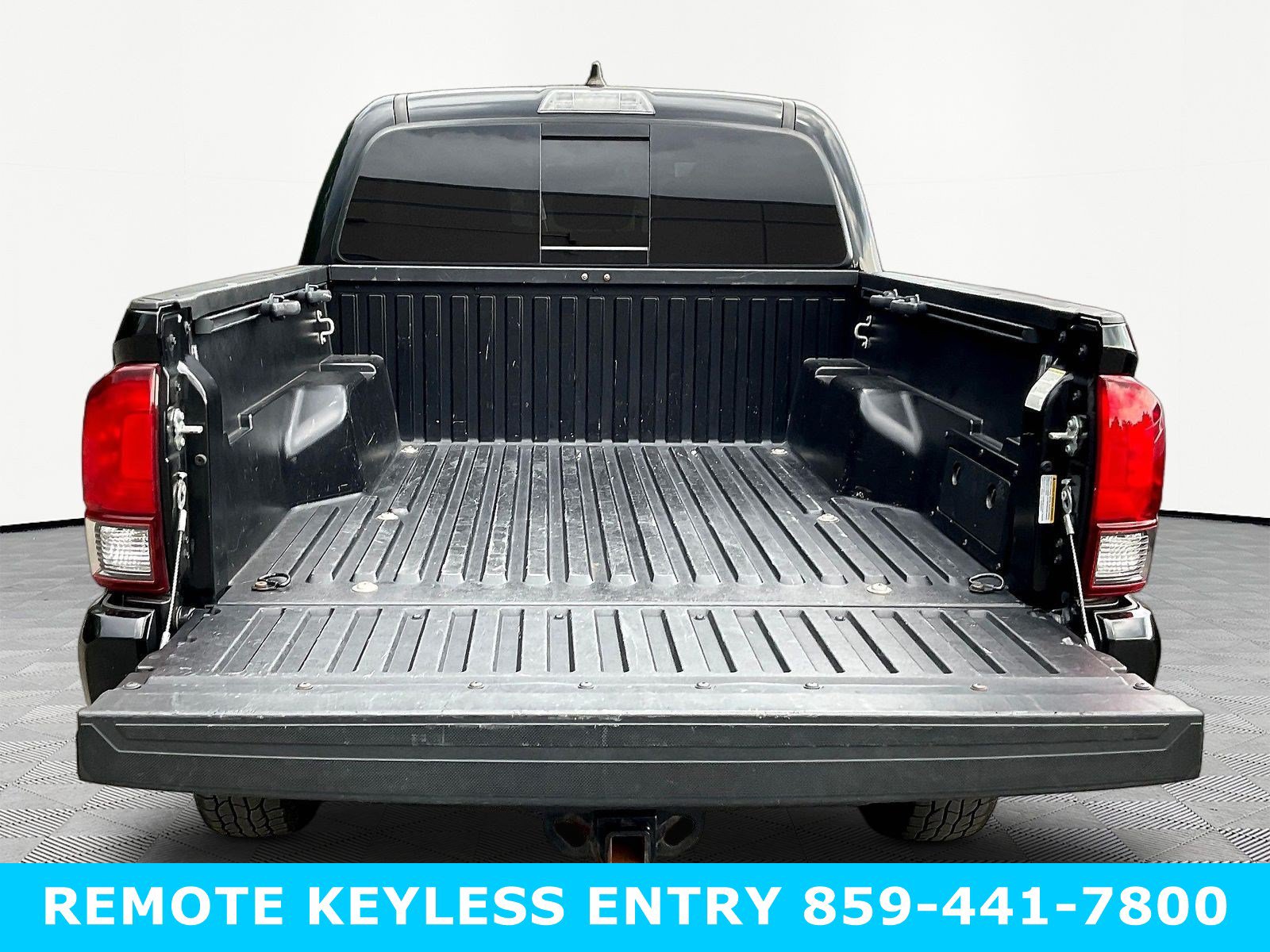 Used 2021 Toyota Tacoma SR5 w/ Technology Package AWD/4WD image 7