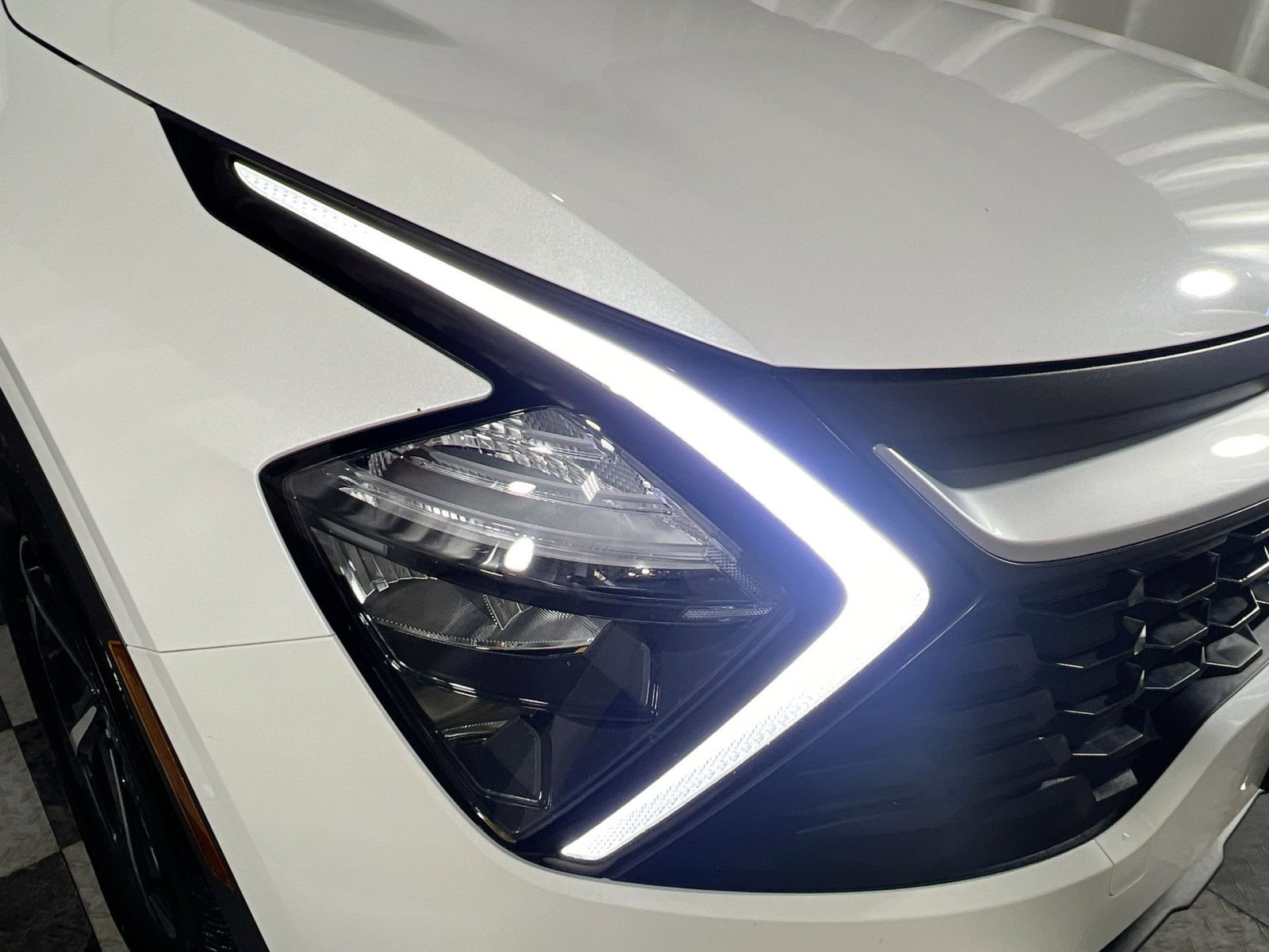 Used 2023 Kia Sportage LX image 10