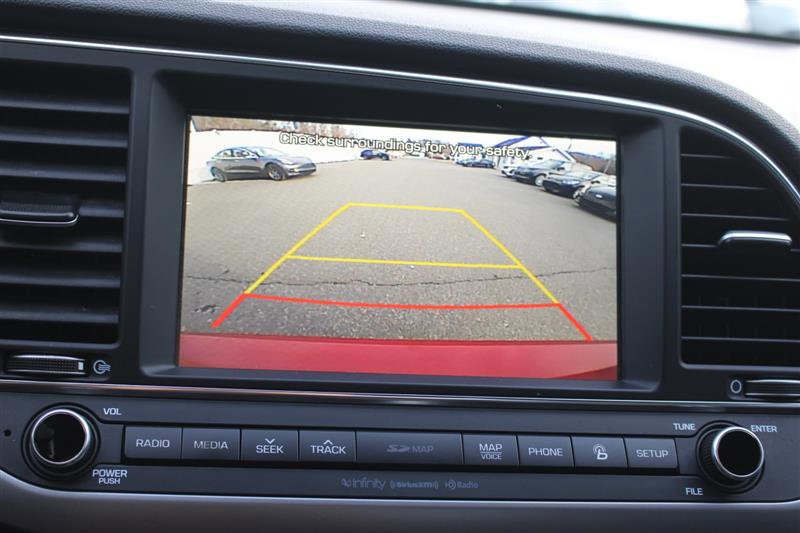 Used 2017 Hyundai Elantra Limited w/ Limited Tech Package 04 image 16