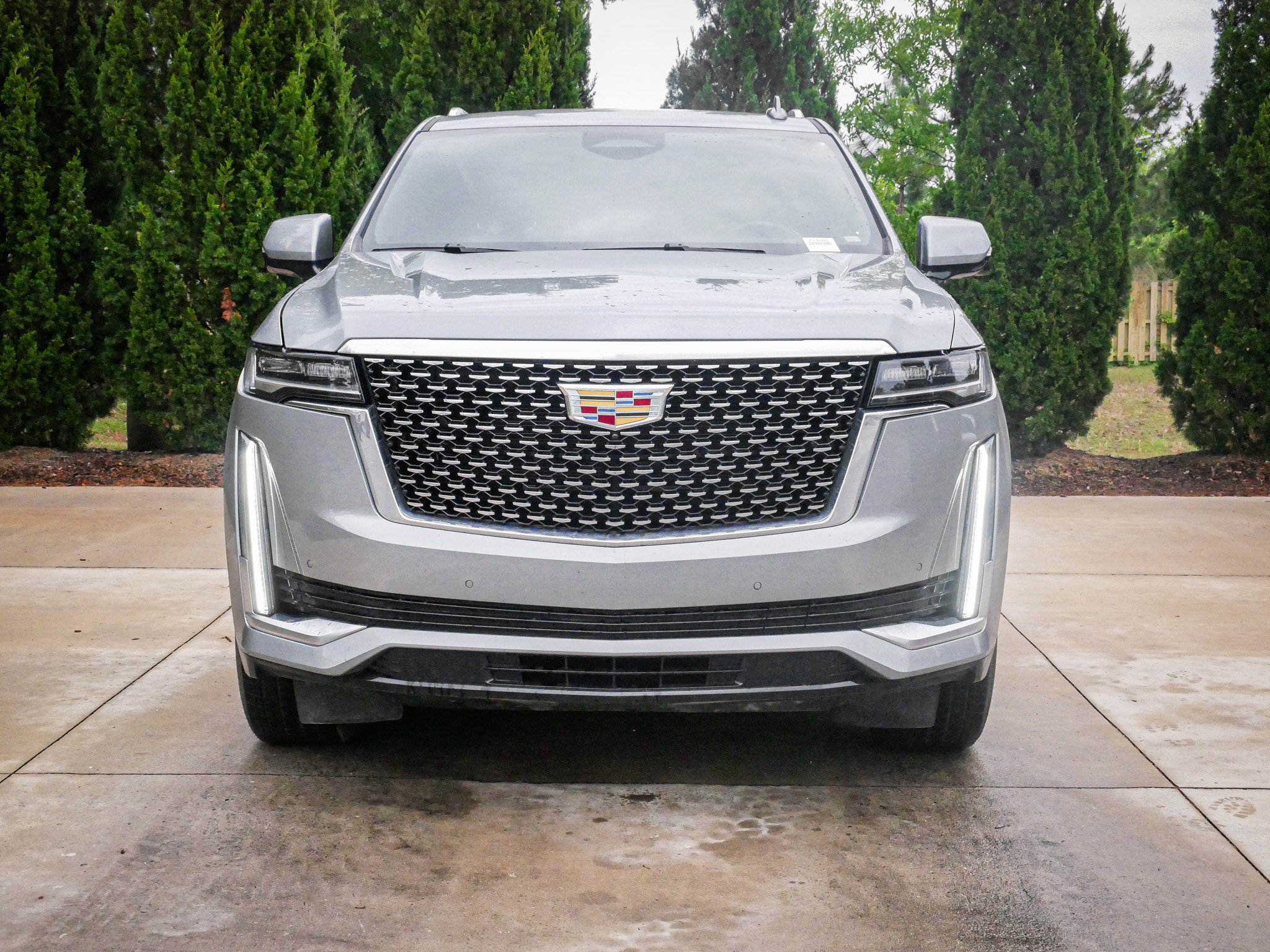 Used 2024 Cadillac Escalade Luxury AWD/4WD image 3
