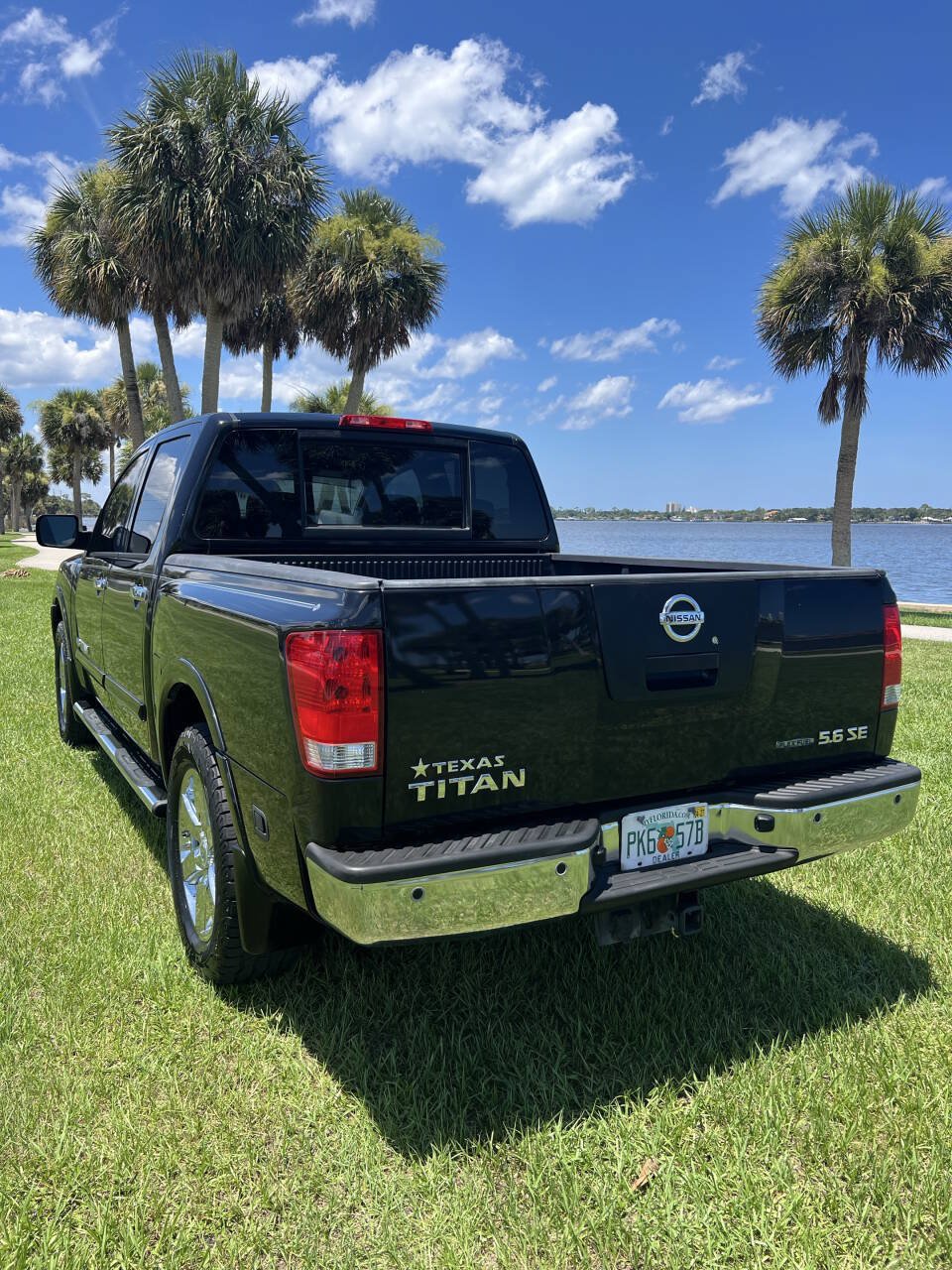 Used 2010 Nissan Titan SE w/ Texas Titan Pkg RWD image 5