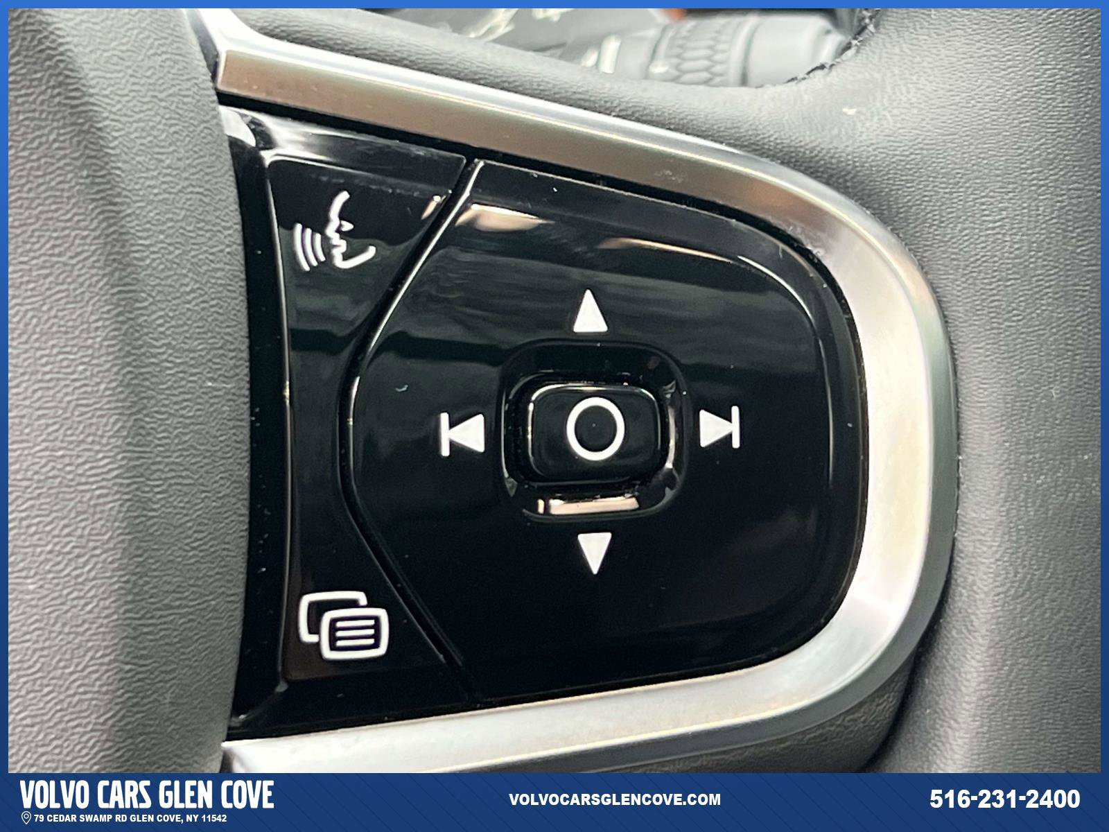 Used 2024 Volvo XC60 B5 Plus w/ Protection Package Premier image 22