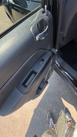 Used 2012 Jeep Compass Sport FWD image 13