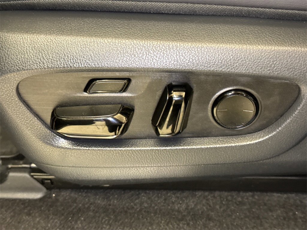 Used 2024 Lexus GX 550 image 23