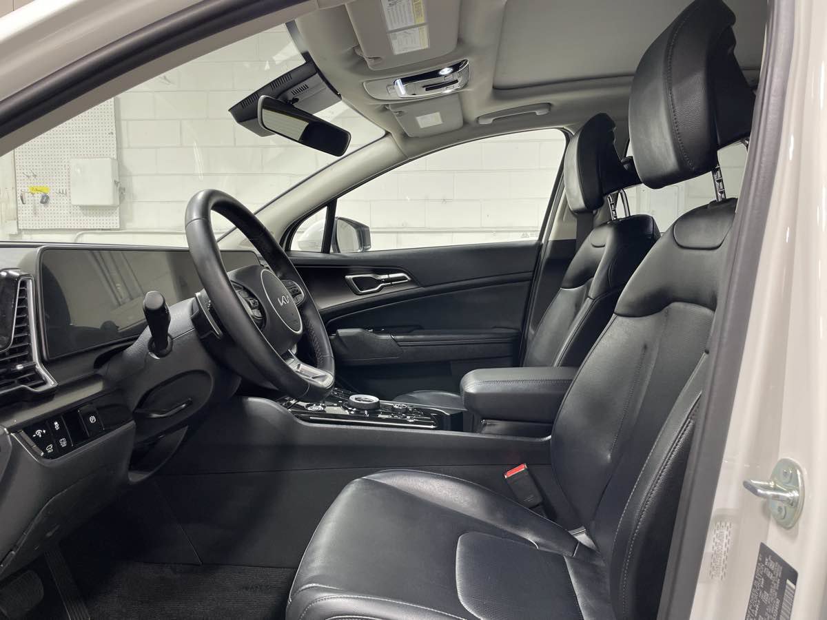 Used 2025 Kia Sportage EX w/ EX Premium Package AWD/4WD image 9