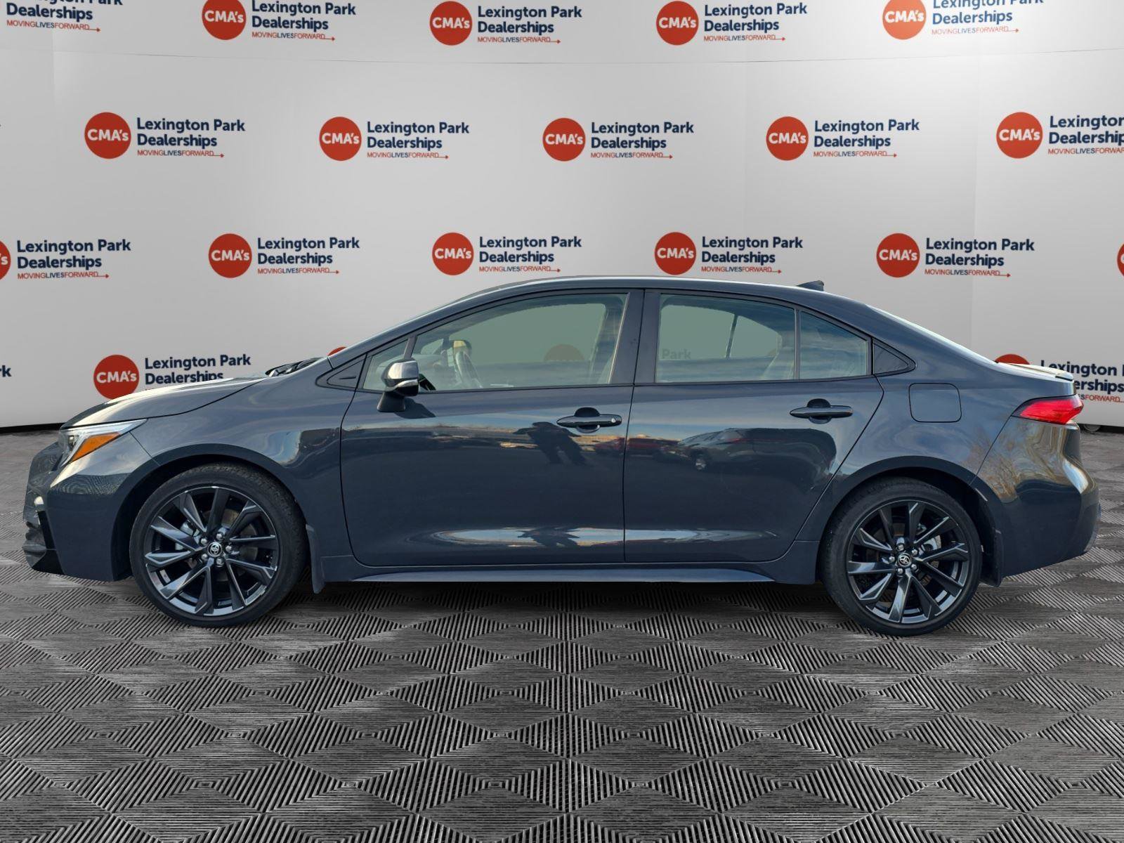 Used 2023 Toyota Corolla SE w/ Carpet Mat Package (TMS) image 4