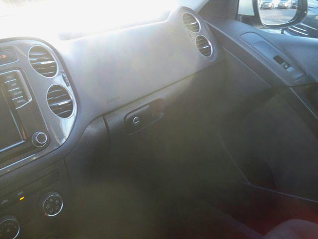 Used 2017 Volkswagen Tiguan Limited w/ Premium Package image 11