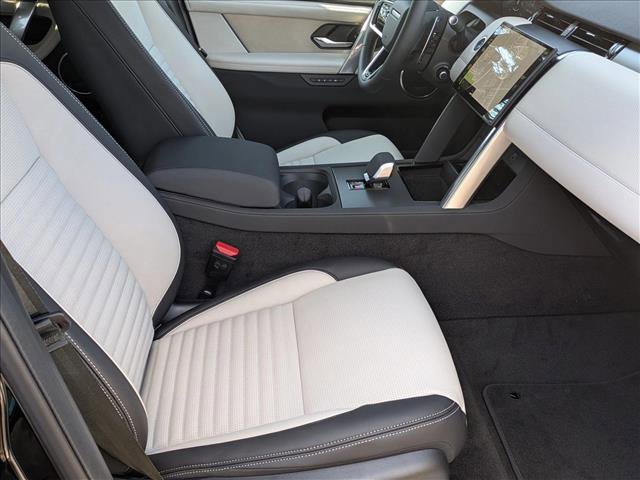 New 2026 Land Rover Discovery Sport Landmark image 18