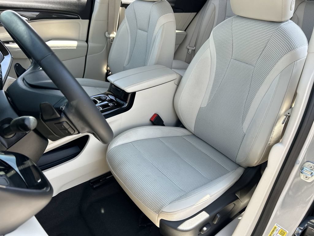 Used 2023 Buick Envision Preferred FWD image 19
